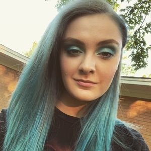 Meet your Posher, Leah